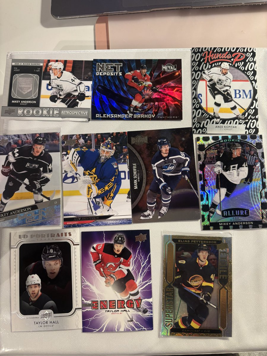 badariz0na's tweet photo. More cards for trade + a ton of Quinn Hughes 🤣
#LAKings #KingsNation #FlaPanthers #Panthers #NYR #NHLJets #TaylorHall #QuinnHughes #Canucks #VegasGoldenKnights #VGK #NYIslanders #Islanders #WashingtonCapitals #Caps #OttawaSenators #Sens #Habs #MontrealCanadiens #Hockeytwt https://t.co/DkkOwtDbsj