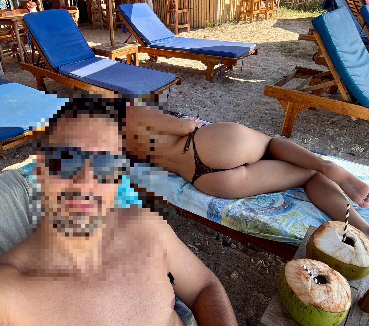 YogurineSs's tweet photo. Sufriendo un poquito en las vacaciones 😁 a ver quién sabe dónde estamos! 😜 #hotwife #cuckold #parejasw #MartesDeMorboYProvocación #martesdetentación #cornudo https://t.co/55Ft9x0Em9