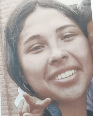 desaparecidaorg's tweet photo. Estefanía Araceli Bordón tiene 15 años, desapareció el 15/6/26 en el Barrio Alto Comedero, San Salvador de Jujuy. Estatura 1,58. Vestía buzo gris con capucha, pantalón largo celeste y zapatillas blancas. Por favor avisar #Urgente al☎️388-6828607, o 911  

#AltoComedero #Jujuy https://t.co/hlmqDLQK0S