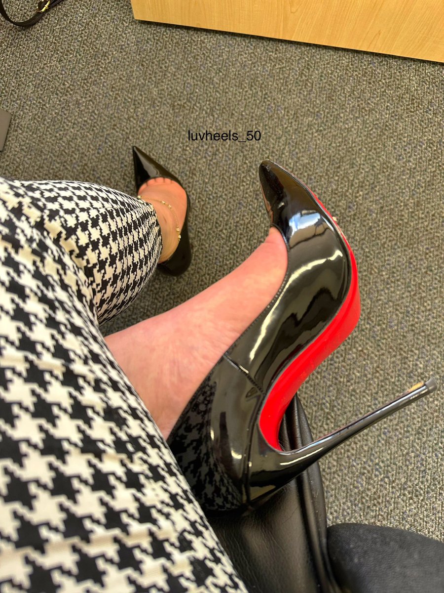 luv_heels's tweet photo. #luvshoes #highheels #louboutin #heels #shoes #mondayvibes #officelife #houndstooth #sokate120 #classicblack #stilettos #heelsoftheday https://t.co/biVNxvpTQK