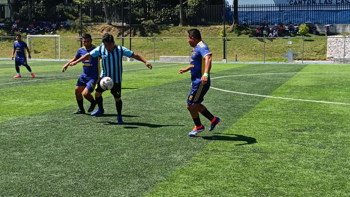 deportemcd's tweet photo. #AltaVerapaz | ⚽🏆 ¡El @pdelapazcoban fue el escenario de los Juegos Deportivos Magisteriales Departamentales Cobán 2026! Los docentes vivieron una  jornada de integración, compañerismo y espíritu deportivo. 🙌

#VidaActivaYSaludable
#DeporteGT https://t.co/2TmQA0PgAd