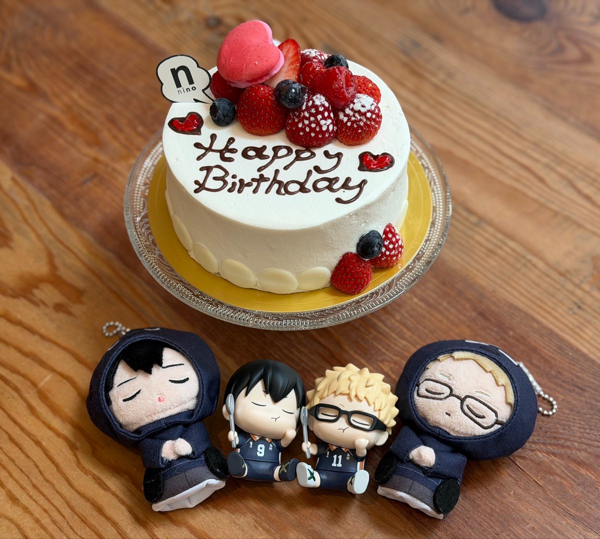 MiSaK_ento's tweet photo. 今日は娘の誕生日！
先日何年ぶりかにケーキでお祝いしてきた☺️
影山&amp;月島の撮影もついでに🥰

娘の年齢はやっと覚えました😁 https://t.co/xWIIIJwltP