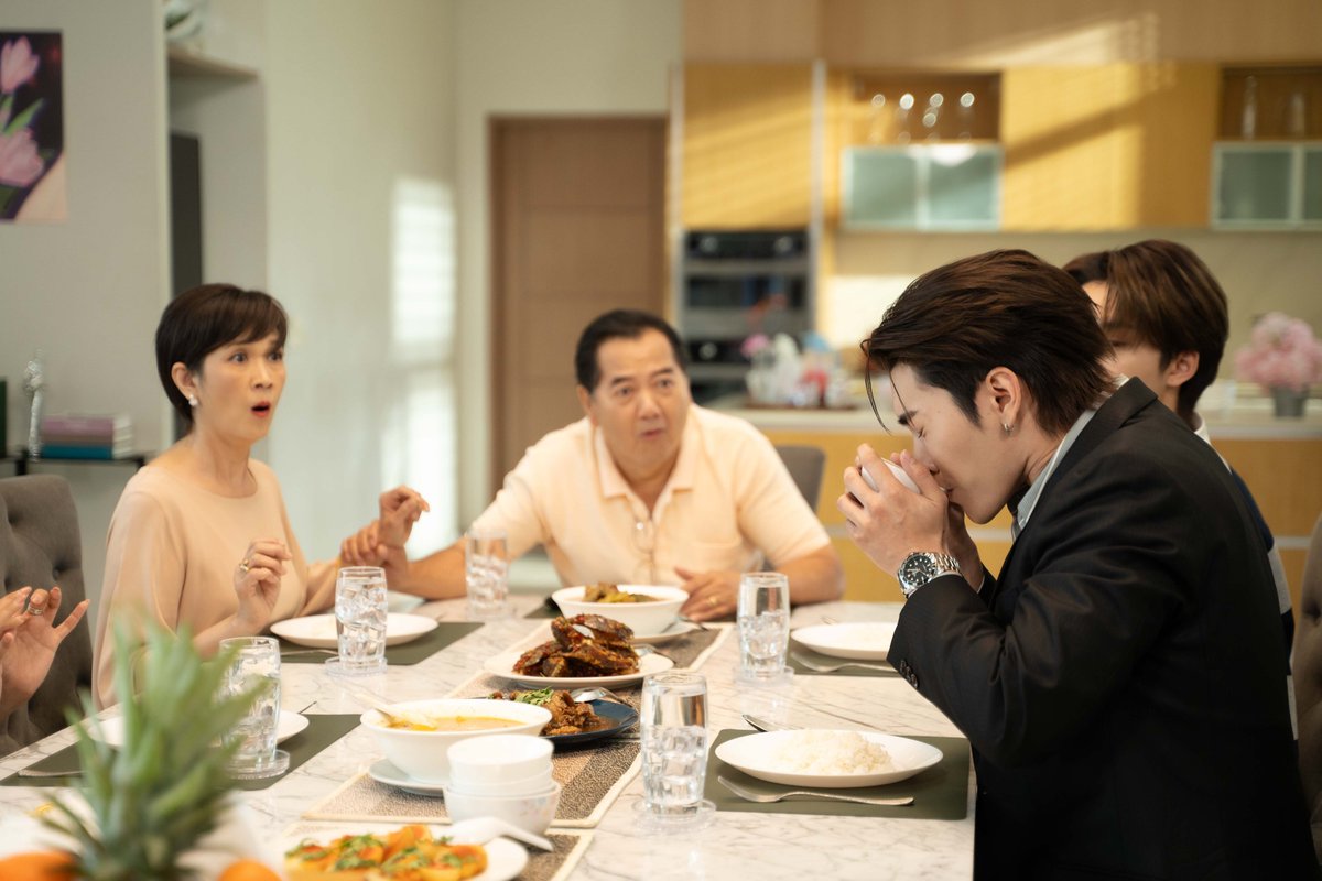 otpc_story's tweet photo. เปิดโหมดพิสูจน์รักแท้!! “เฮียฟู่-มูมู่” จับมือฝ่าด่านครอบครัวใน “พี่ฟากชอบเธอมู่”

#พี่ฟากชอบเธอมู่
#CrazyLoveMooMoo
#BlueandCo

อ่านข่าวเพิ่มเติมได้ที่ https://t.co/O3CG9GJq4I https://t.co/a4AnWzLNE7