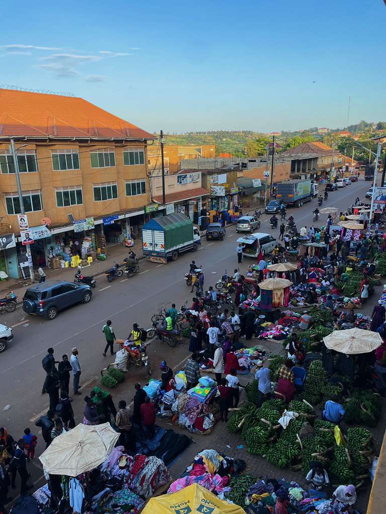 pcuganda's tweet photo. Across #Uganda, every #PeaceCorps Volunteer has one special connection: the local market. 🥑🍍 More than a place to buy food, markets are where Volunteers build relationships, learn from their communities, and connect through everyday life. 🇺🇬

#PeaceCorpsUganda https://t.co/Og7u8okL1v