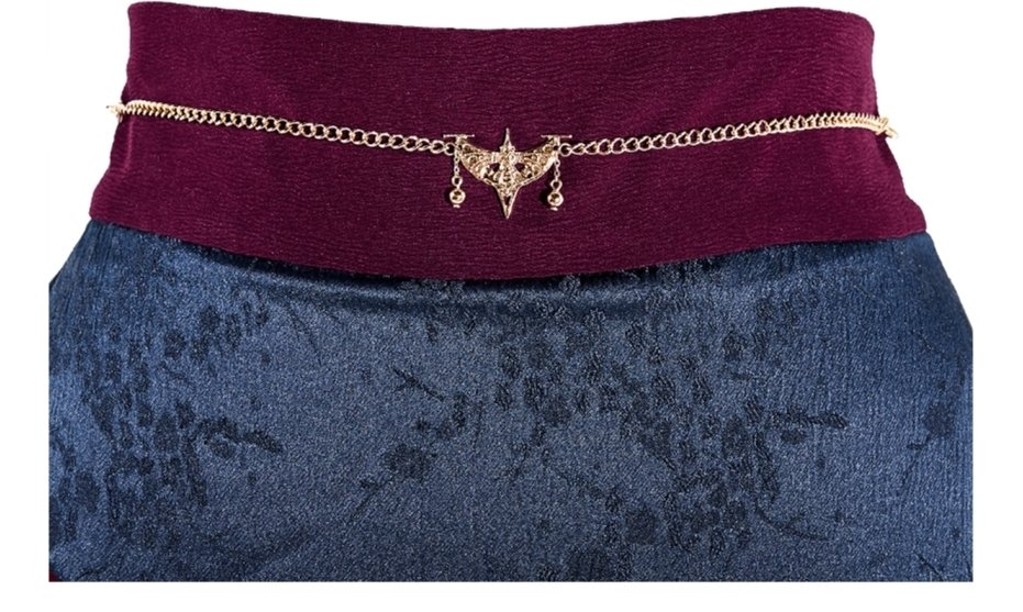 Tayrasian's tweet photo. Si j’ai la foi....
J’pourrais me faire une variante avec des matières naturel. Et en hakama.
La seule difficulté est cette bon sang de balance*.

*Je saoule tout le monde de mon amour pour les balances de l’Apothicaire 😅
** Bien sur c la + complexe qui m'a tapé dans l’oeil https://t.co/Vp3Qq1Sxn0