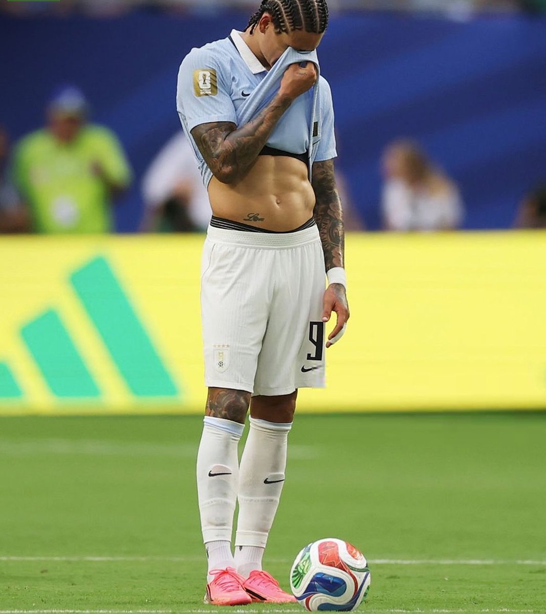 bt3's tweet photo. 🚨🇺🇾 داروين نونيز أمام السعودية :

❌ 0 التسديدات على المرمى

❌ 0 صناعة الفرص 

❌ 0 صنع فرصة محققة للتسجيل 

❌ 0 المراوغة الناجحة 

❌ 1/4 كسب صراع هوائي 

❌ 0 أهداف 

❌ 0 اسيست

❌ 6.4 تقييم المباراة https://t.co/9Y2MefOeiD