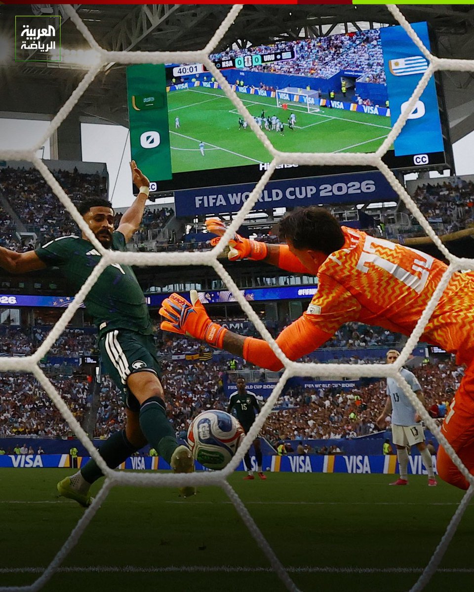 FilMarma's tweet photo. عبدالإله العمري يوقع على أول أهدافه في كأس العالم ويضع السعودية في المقدمة ⚽🔥 https://t.co/sqQxsrwCpd