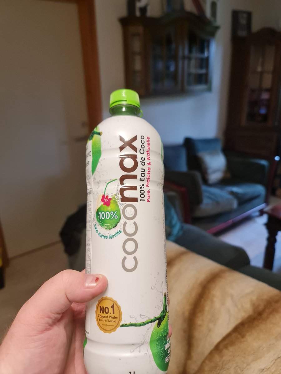 Neuron_Xorz's tweet photo. @Lrcosplayx  Unsweetened coco water for cell revejunation and water into the cells some salts naturally! 😉 Hope ur day has been good!

And u can if want to in future..come visit me in Norway. 😎🤓 i live 10 minutes with bus from airport👍😜 https://t.co/CjyAqHDpcQ