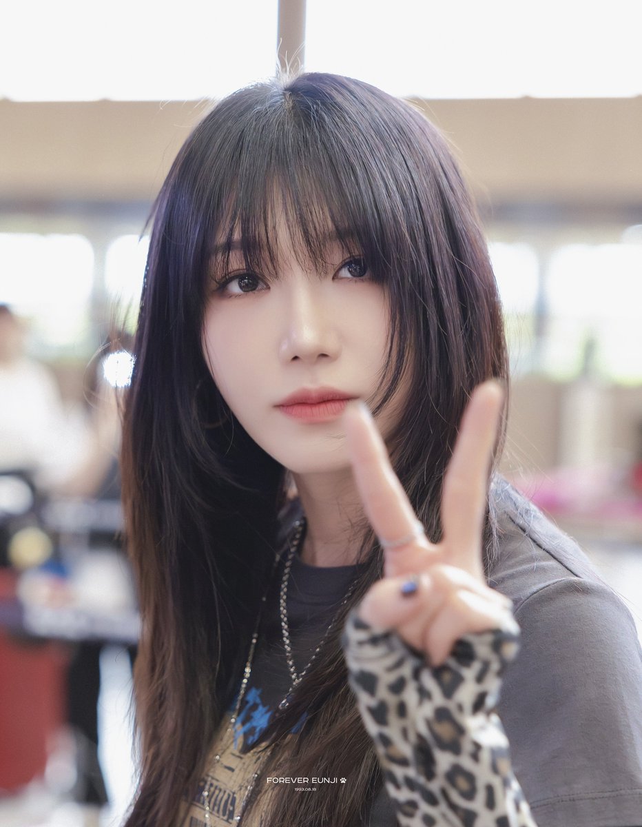 Forever__Eunji's tweet photo. 260608 GMP 정은지

@Apinkjej 🐶✨

🫶🏻☘️

#Apink #에이핑크 #정은지 #은지 #郑恩地 https://t.co/7VsCC38xvr