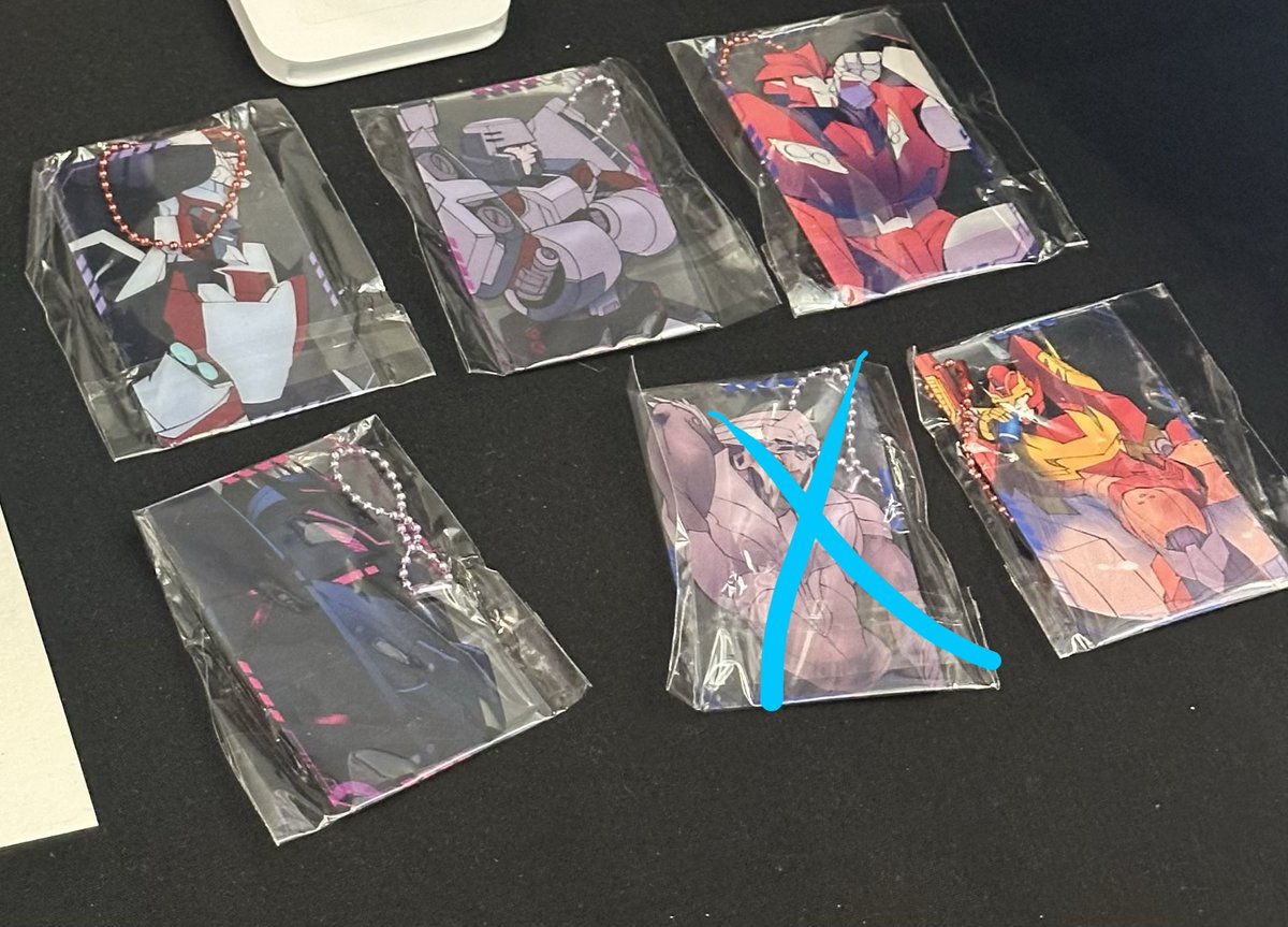 Mirrorverserose's tweet photo. @ErikaGSkerzz That is great to hear! Will you be happen to have these items available on your shop? Since they were the reason that I wanted to ask you on message for a while☺️ https://t.co/xPM5rSifVS
