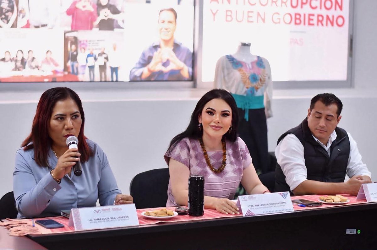 SAyBG_Chiapas's tweet photo. Se mantiene la entrega de constancias del Registro Único de Contratistas; durante este año se han entregado 213 constancias del CRUC BALAM, lo que refleja el avance sostenido en la certificación y regularización de empresas dedicados al desarrollo de infraestructura en Chiapas. https://t.co/NJRulCuahc
