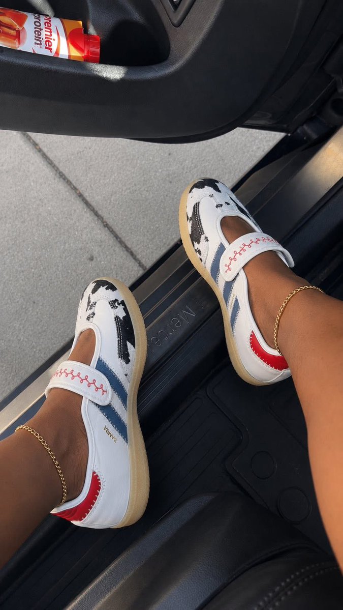 favscorpioooo's tweet photo. Look at these Adidas x Toy Story 🥹😍 https://t.co/RZLPd1mU0u