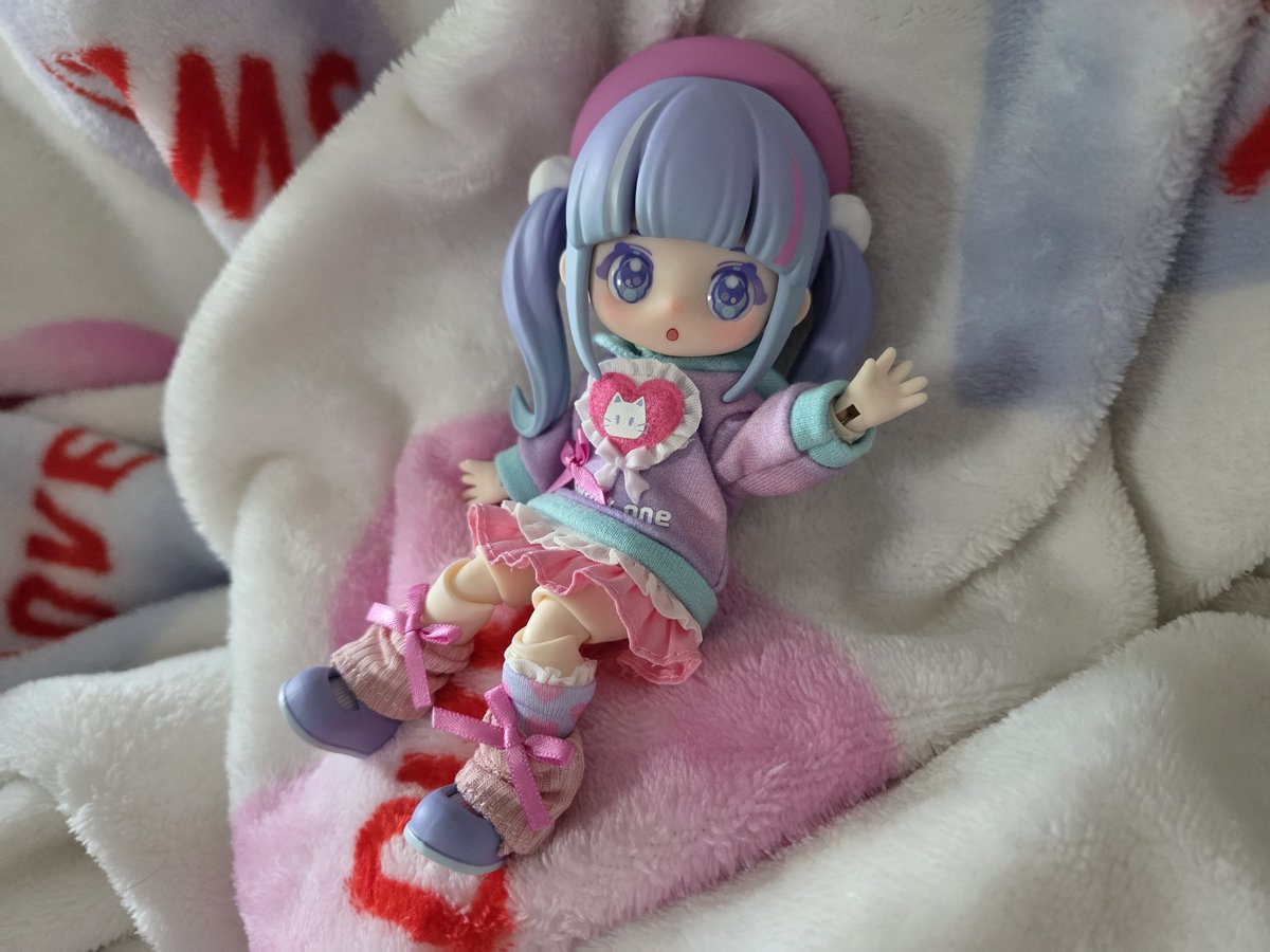 traitorsrequiem's tweet photo. I haven't posted on here in ages but I got a new doll today https://t.co/Nxrvotaq9D