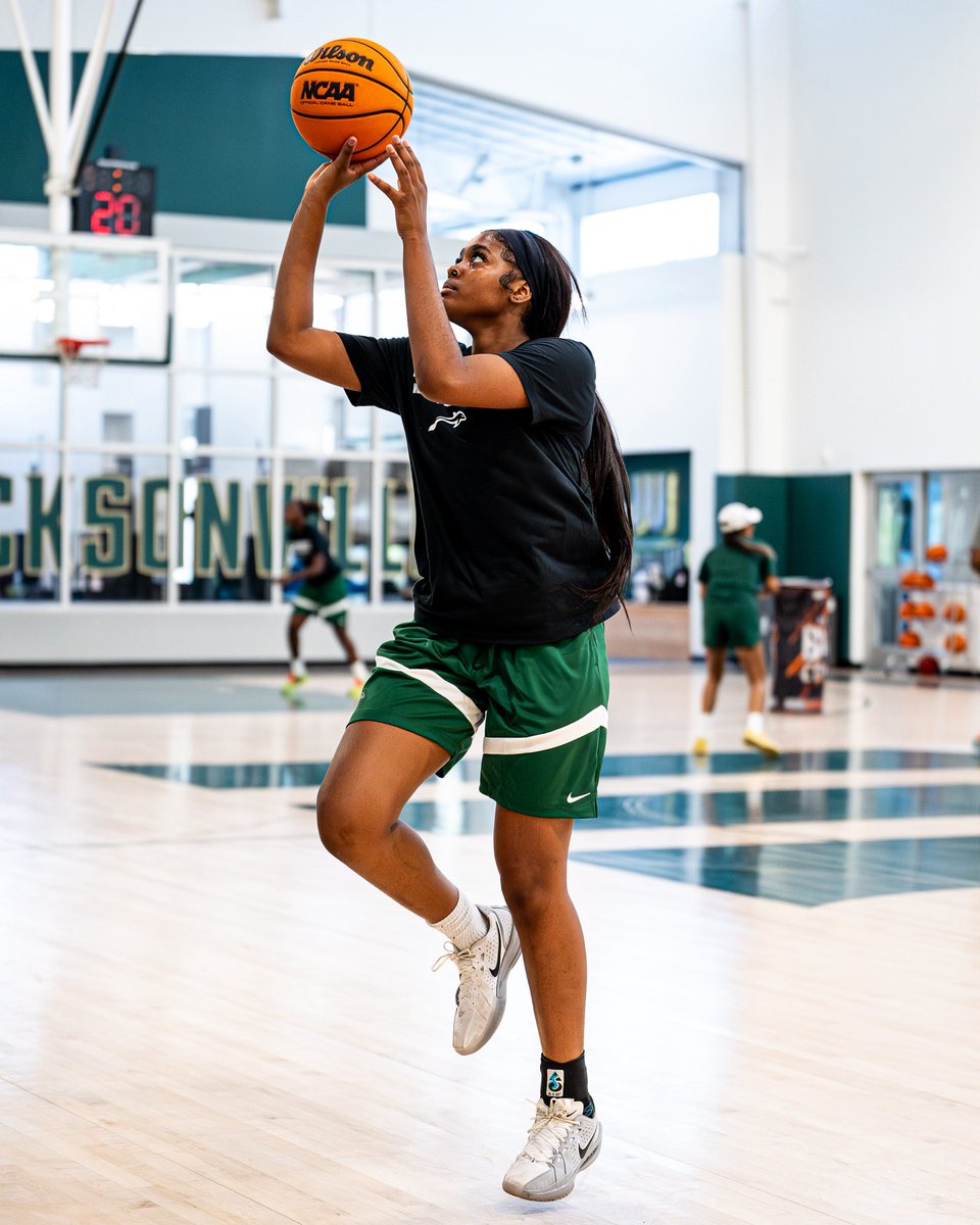 JAX_WBB's tweet photo. Back like we never left 🔁

#RideTheWave | #JaxBasketball https://t.co/DDiAF4Penl