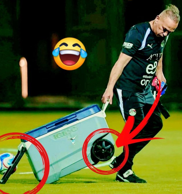 kamarhas19's tweet photo. الحمد لله 🤲
هذف لاعب بلجيكا لوكاكو  .. أنقد البشرية من ثرثرة و صُداع كان سيدوم  إلى المونديال القادم .😌
لو إنتصرت مصر ستصبح الحضارة المصرية عمرها 70 ألف سنة 
وستصبح مصر ( تيتة) جدة الدنيا . 😁🤣 https://t.co/uM9NQVP7Nh