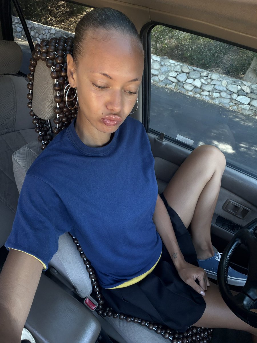 don_greenn's tweet photo. wearing so much bluuuuue lately https://t.co/H8aJ4hxqy5