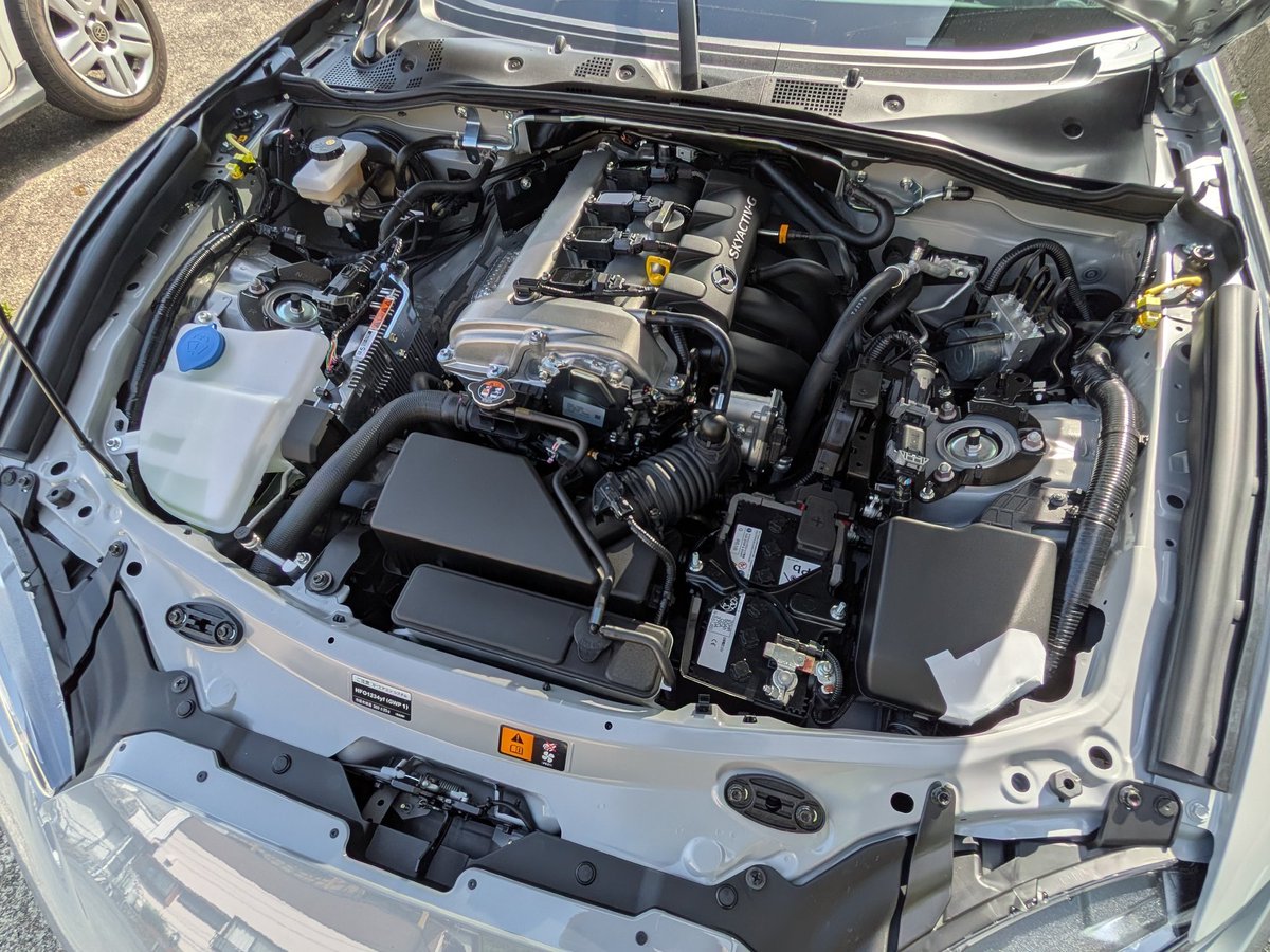 Stig_slow's tweet photo. 朝から天気が良いので放置してたDIYの続きを始めました
ロドスタ定番の1つだそうなエアコンフィルターの取り付け
奮発して3Mのちょっとお高いのを用意、めんどくさいんでそのまま折り畳んで挿入
作業時間たぶん25分くらい(1番最初のボルトのカバー取るのに15分) https://t.co/nDOGktueSS