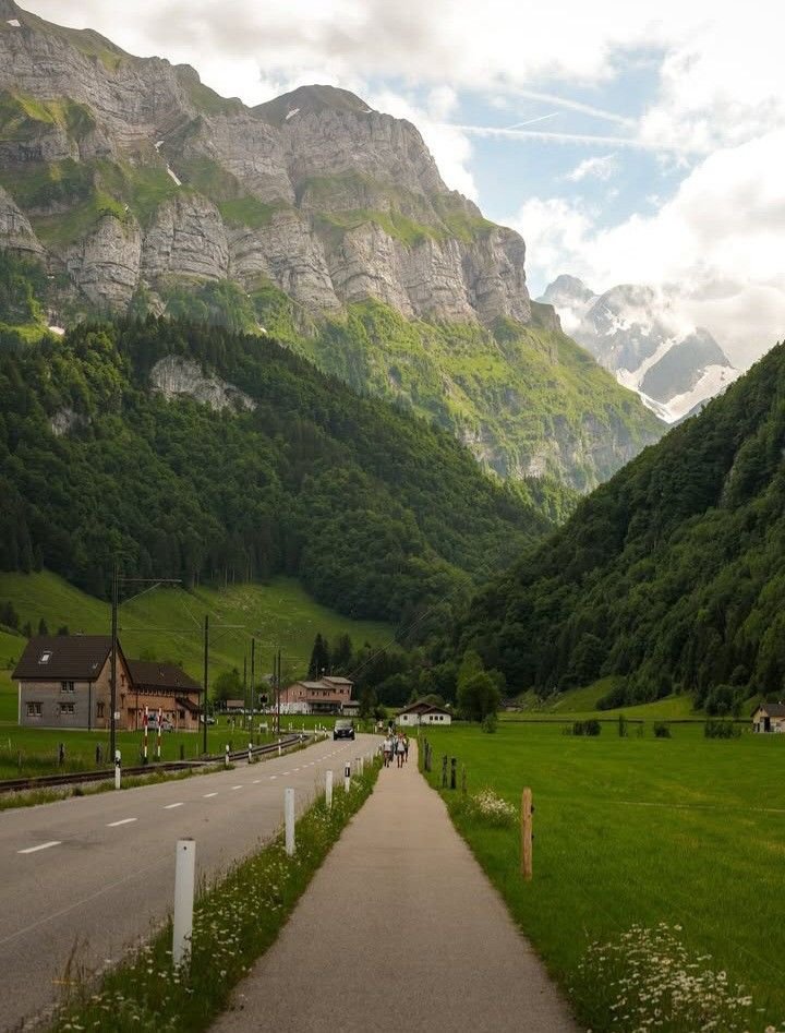 echoesofworld's tweet photo. Switzerland https://t.co/wkl8glzXoV
