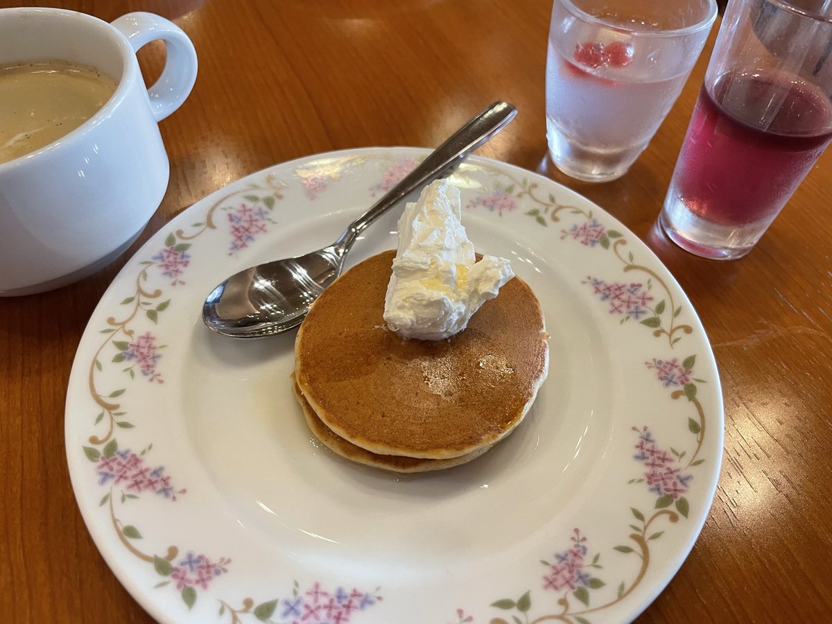 topoky's tweet photo. 朝食食べ過ぎちゃう https://t.co/7imAEDMPr8