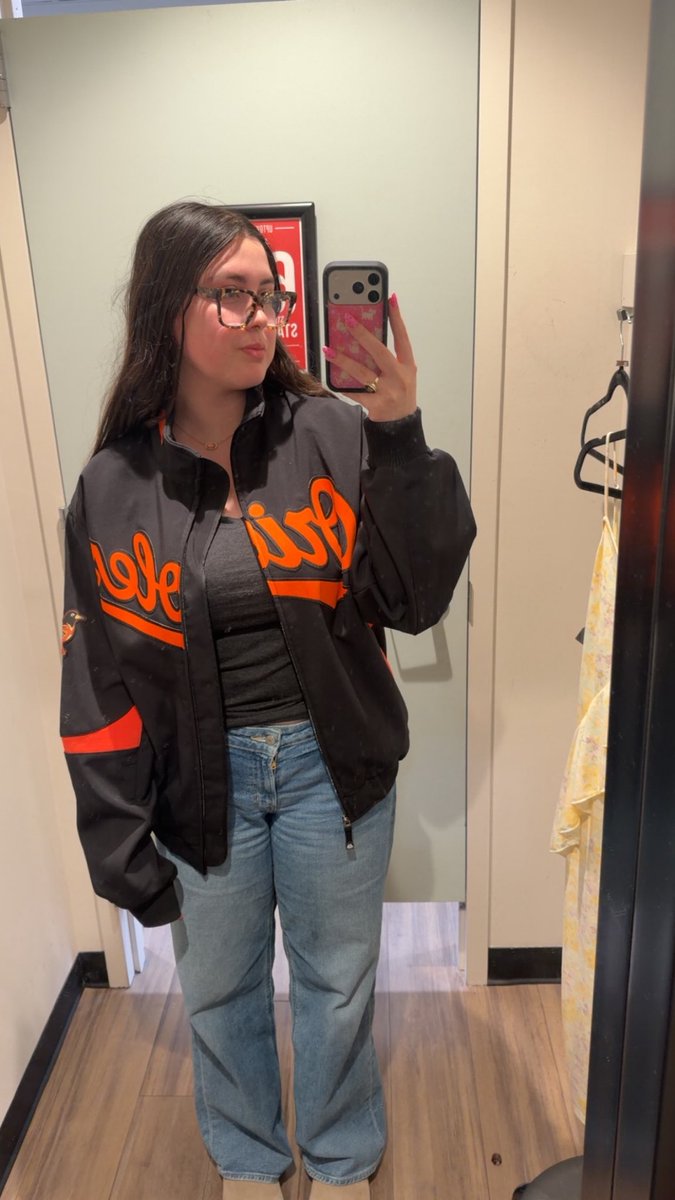 empiphanyy's tweet photo. crazy thrift find??? 🕺 https://t.co/cqrnI96Hvb