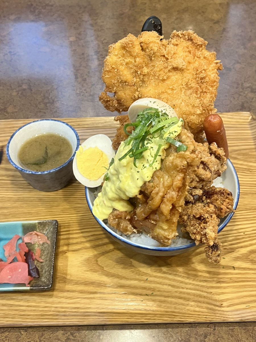 Humberg_island_'s tweet photo. おはようございます！
暑い中毎日忙しくさせていただいてます！本当にありがとうございます！😭

ひとつひとつに手を抜かず、感謝を忘れず本日も良い営業をします！

日曜日は上野公園にてワセメシキッチンカーの出店！お近くの方はぜひ！

新メニュー準備中です！お楽しみに！！ https://t.co/9zbW6LwSig