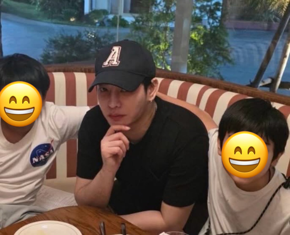bbs_bbs_'s tweet photo. หล่อวุ้ยยย โคดหล่อ เสื้อยืดสบายๆใส่หมวกหล่อจะบ้า🥰

Cr.Fai Arinrada
#เป๊กผลิตโชค 
#PeckPalitchoke https://t.co/AAnXe5nvym