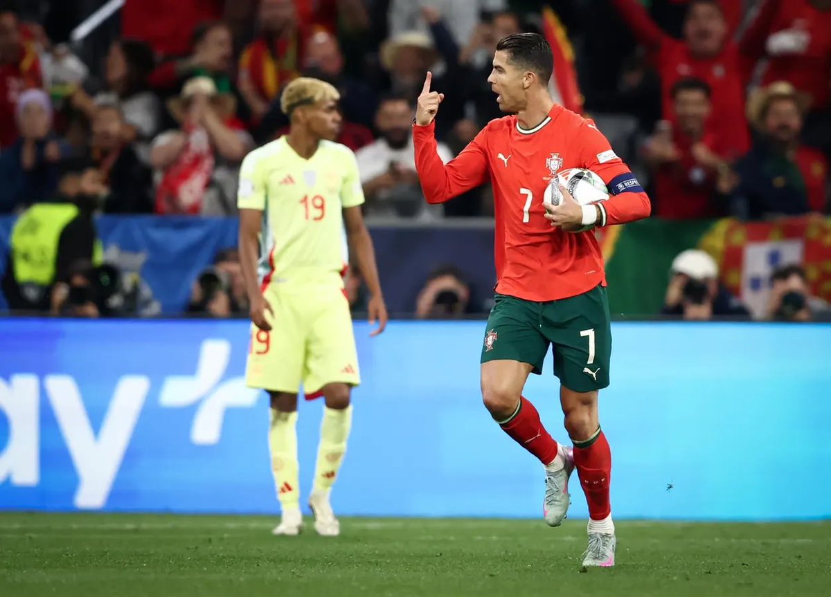 MadridPreeti's tweet photo. Dear algorithm, in just 2 days Cristiano Ronaldo plays his 6th World Cup. Connect me with my fellow Cristiano Ronaldo and Portugal supporters.

If we already follow each other say Hi so we can reconnect 

If we don't , drop a comment and rt so we can connect 

Força, Portugal! 🇵🇹 https://t.co/7QlsxfdxDk
