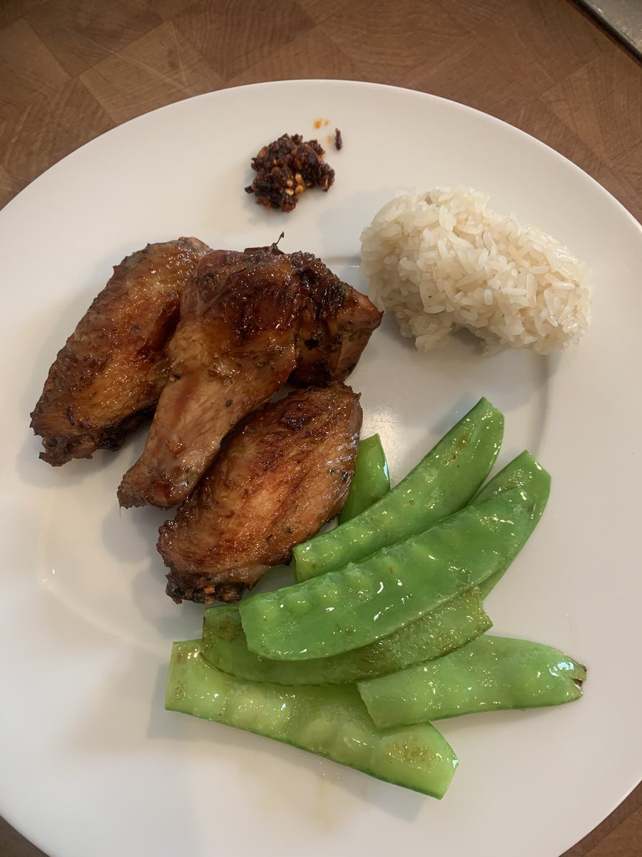 ChickMagn3t69's tweet photo. @creamsleeve Saw your crispy wings Cream! Looked great. I made Laotian style wings with sticky rice. 🍚 Similar to Thai style. https://t.co/MsBMUxlDm8