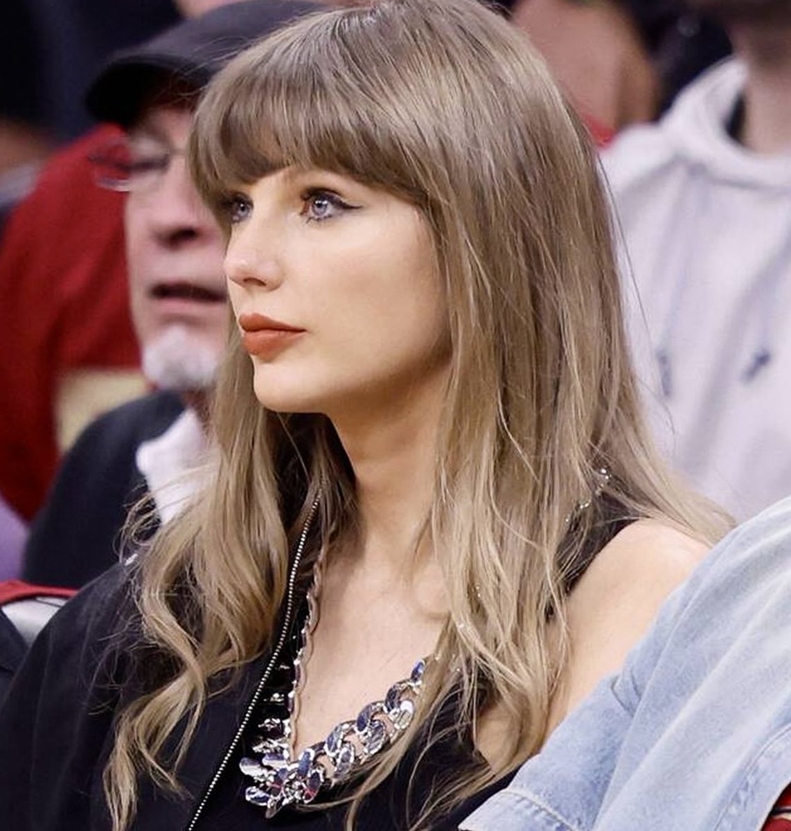 moonlithoax's tweet photo. taylor swift https://t.co/DjC5YZlFyS