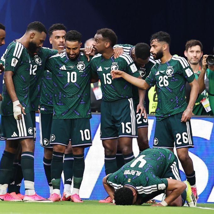 M_Fankyou's tweet photo. اقسم بالله مستوى يجمل ويرفع الراس الله ينصركم 💚💚💚💚💚💚 #السعودية_الاوروغواي https://t.co/qmgxQT4iYi