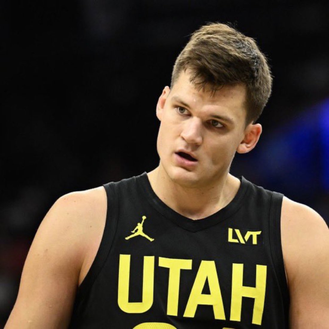 Fullcourtpass's tweet photo. Walker Kessler is “strongly considering” the prospect of a basketball future outside of Utah, per @sam_amick 

(https://t.co/YgA6fHKbSr) https://t.co/kUZl2Wm3uz