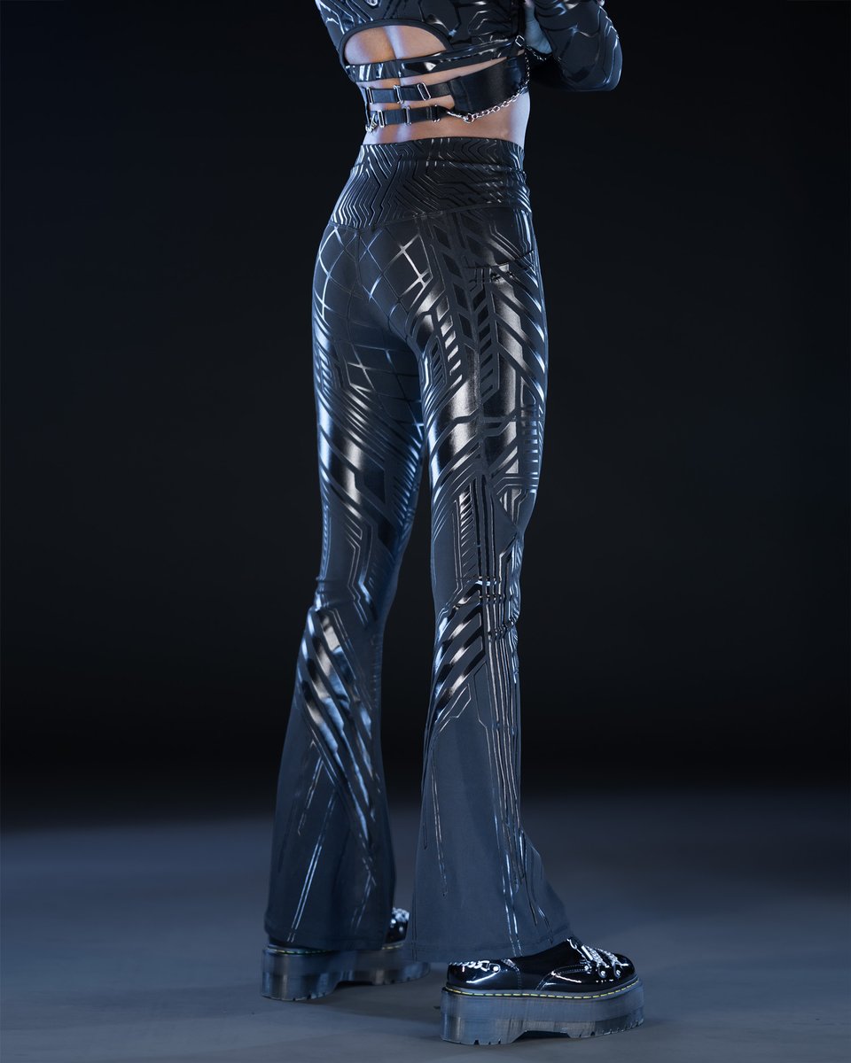 neo4ic's tweet photo. The FF2 leggings w/pockets are now live. https://t.co/OLw5mqHSfH