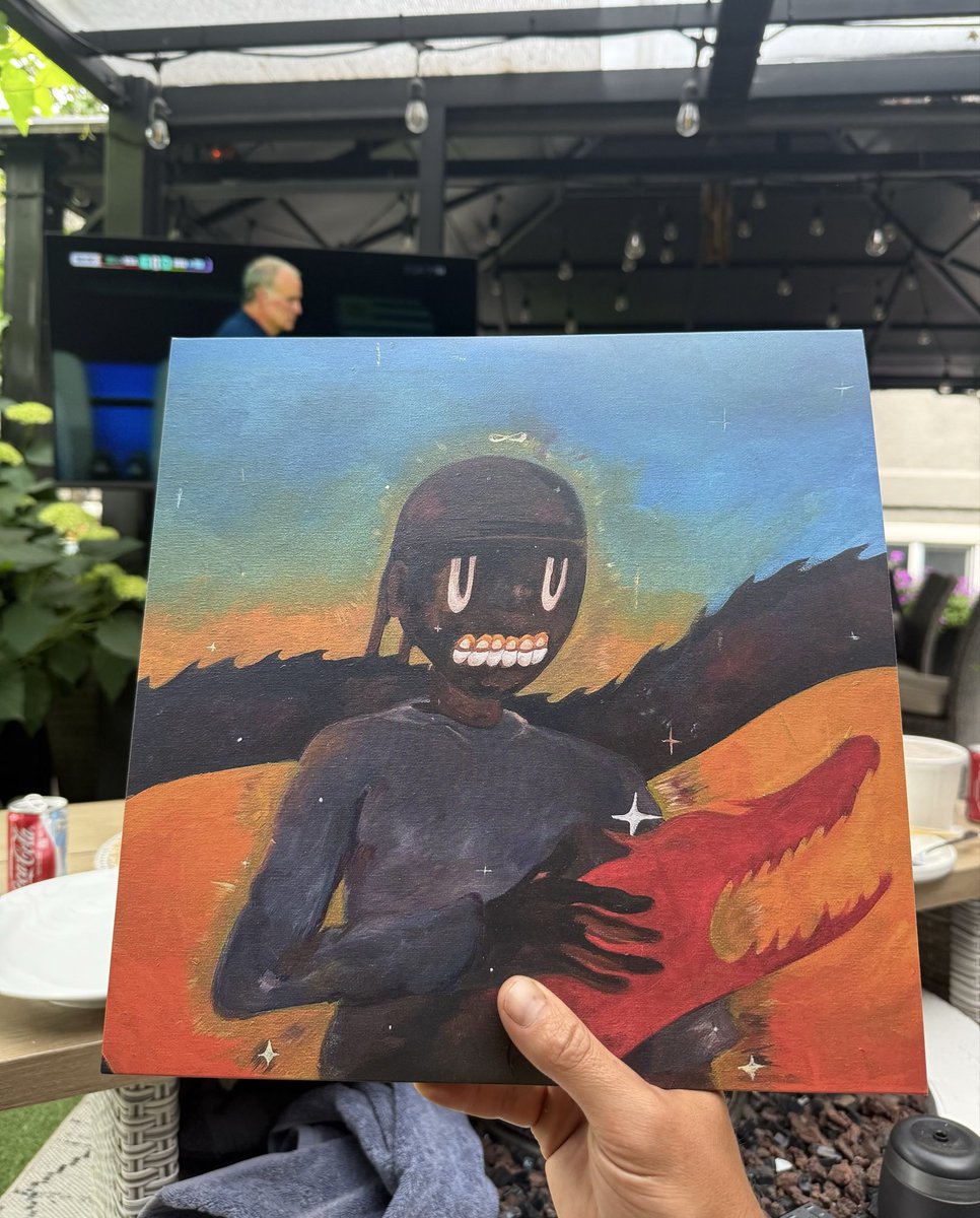 v3ster's tweet photo. @shinlonered  Only The Strong Remain finally came in, my fave record from SOLO the soldier , what a day ! https://t.co/w6MjzTRhVS
