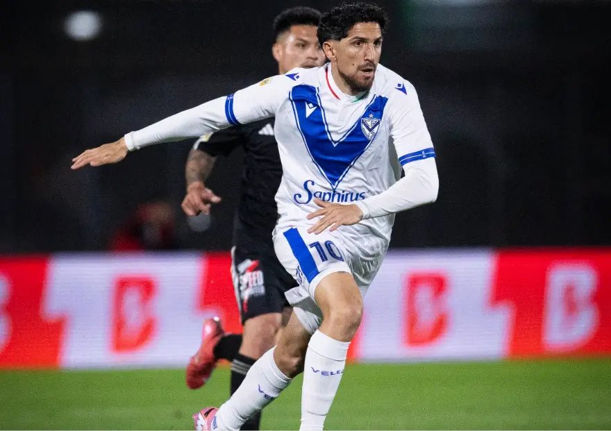 PopularyEterno's tweet photo. #ColoColo está próximo a realizar ofertas formales a #DeportesLimache, por un monto de 250k USD por Jean Meneses, y a #VélezSarsfield, cercana 1M USD por Diego Valdés.
Veremos si se concreta la llegada de ambos jugadores pedidos por el DT Fernando “Tano” Ortiz. https://t.co/ngx0f6oJY2