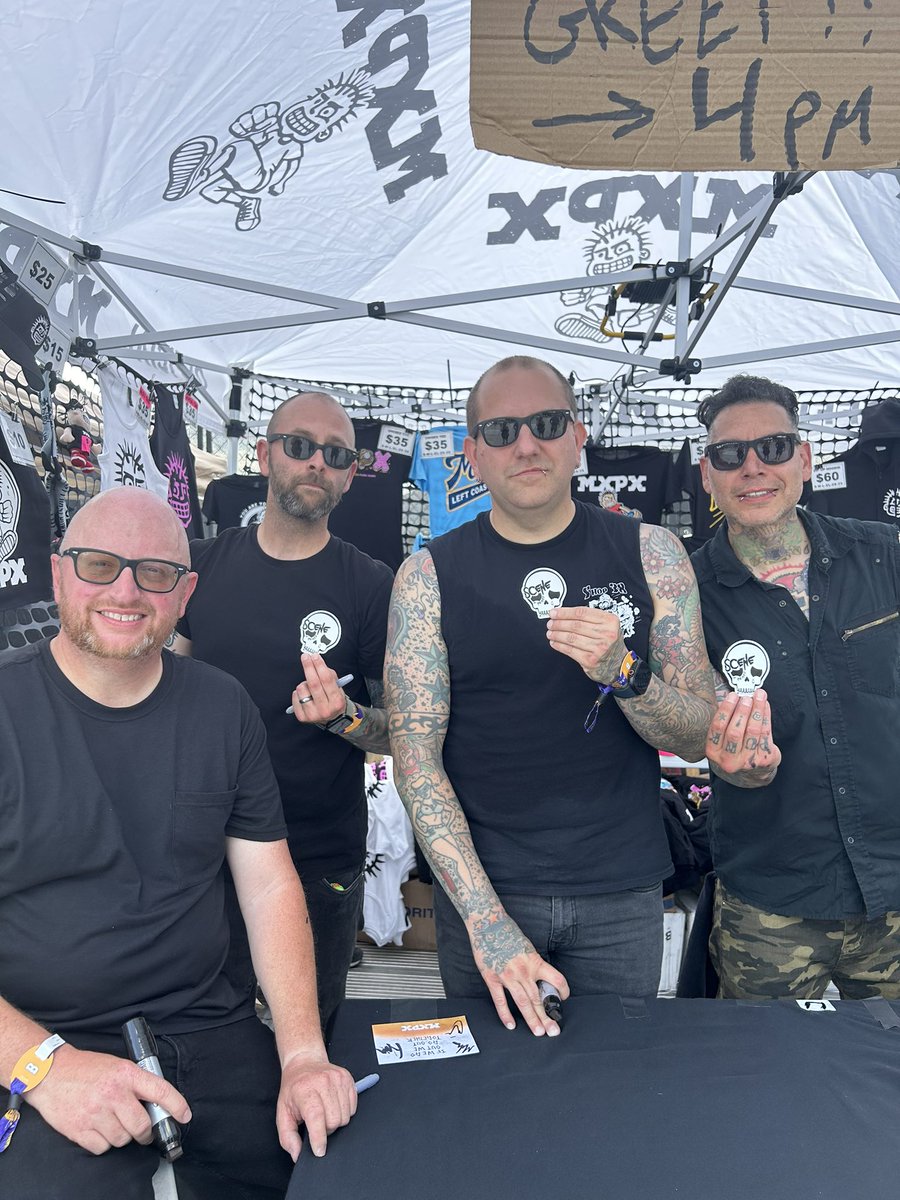 scenexheard's tweet photo. i wish it could be @VansWarpedTour everyday 🛹☀️🎸 we came, we saw, we heard. thank you @mattg00d @FFTLAST @mxpx and all the other #bands who took the time to meet their fans in true #warpedtour fashion!
🤘💀🤘 #vanswarpedtour #musicfestival #livemusicphoto https://t.co/86GINUfQYX