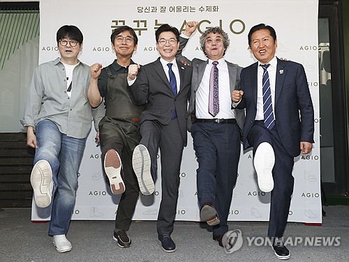 yt021011's tweet photo. @real50263 노무현을 팔아 공천장사 하는 문조털래유!

김명수의 구속영장이 기각되고 
내란잔당의 지지율이 민주당을 앞서도록 만든 딴지충 버러지새끼들!

이재명정부를 돌려 까면서 대한민국이 망하라고 지랄하는 댓글알밥!

김어준이가 사육하는 개x끼들이다!

국가발전을 위해 김어준의 모가지를 따야 한다! https://t.co/7swbwLoJyM