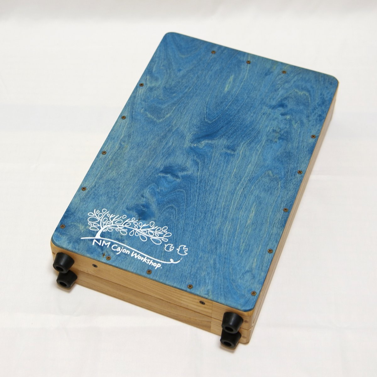 nm_cajon's tweet photo. NM Cajon Workshopです
旅するカホン Maletin IIの在庫状況です
Drum Shop ACT 在庫切れ（今週中に復活予定）
JPC、amazon…在庫あり
直販サイト…1台は納期１週間（それ以降は納期１月）
それ以外の店舗やオンラインでは入手不可能です
くれぐれも怪しいサイトにお気をつけください。 https://t.co/uvSEUd5cEF