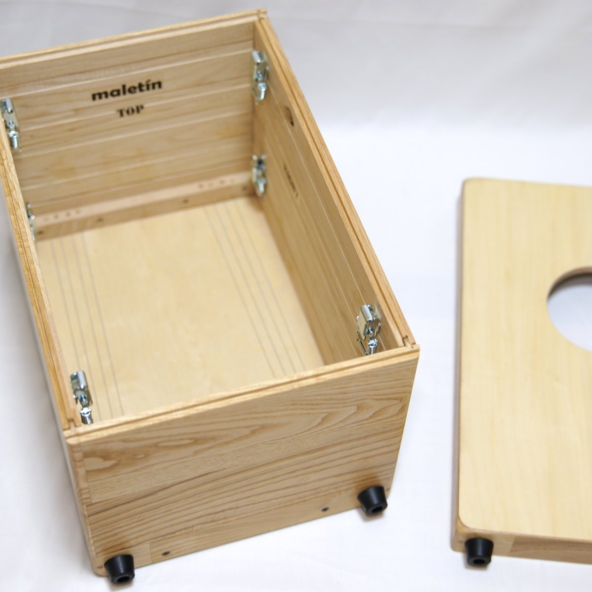 nm_cajon's tweet photo. NM Cajon Workshopです
旅するカホン Maletin IIの在庫状況です
Drum Shop ACT 在庫切れ（今週中に復活予定）
JPC、amazon…在庫あり
直販サイト…1台は納期１週間（それ以降は納期１月）
それ以外の店舗やオンラインでは入手不可能です
くれぐれも怪しいサイトにお気をつけください。 https://t.co/uvSEUd5cEF