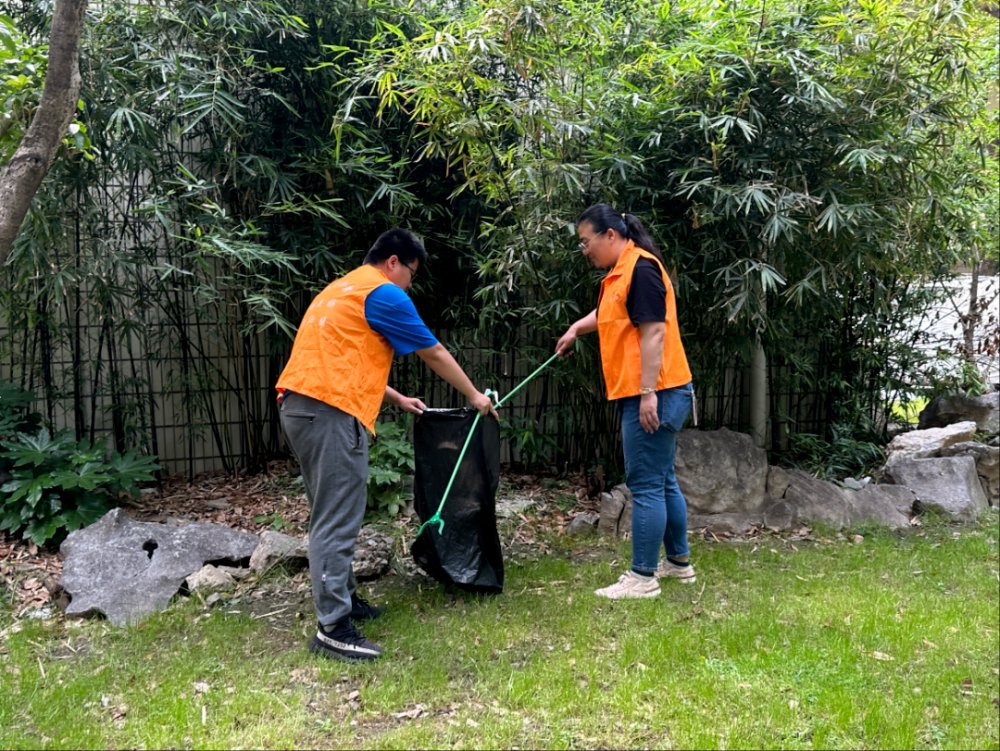 aindranto's tweet photo. Community Clean-Up Day this Sat (9AM-12PM)! Grab gloves u0026 bags—let’s spruce up our neighborhood together. Snacks provided! See you at the central park entrance~ https://t.co/gYO36ZZ7IH