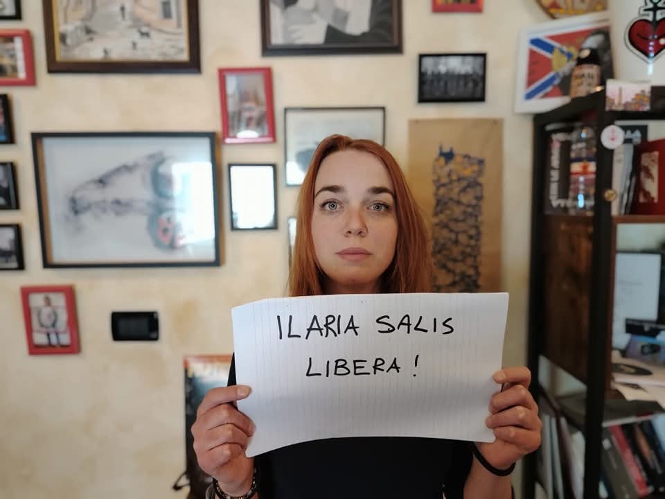 sovranelli's tweet photo. @Zeero_st chi espone senza remore la bandiera che si vede in alto a destra andrebbe privato di qualsiasi considerazione. https://t.co/D7QlqOWtzO