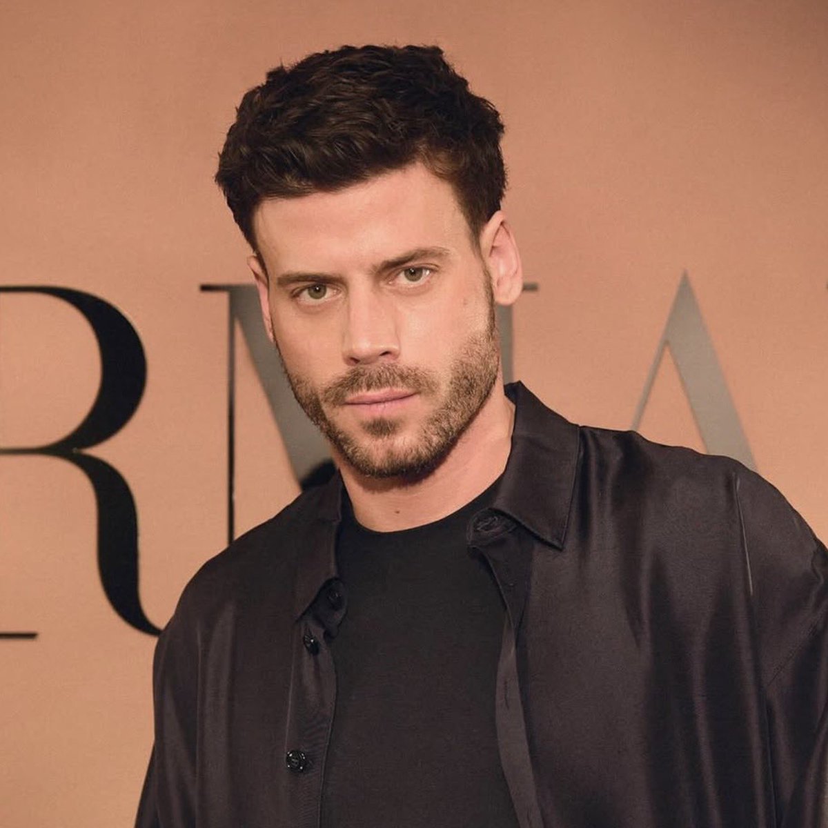 BuzzingPop's tweet photo. François Arnaud reveals he will be starring in a Broadway play. https://t.co/X88MiF5XmO
