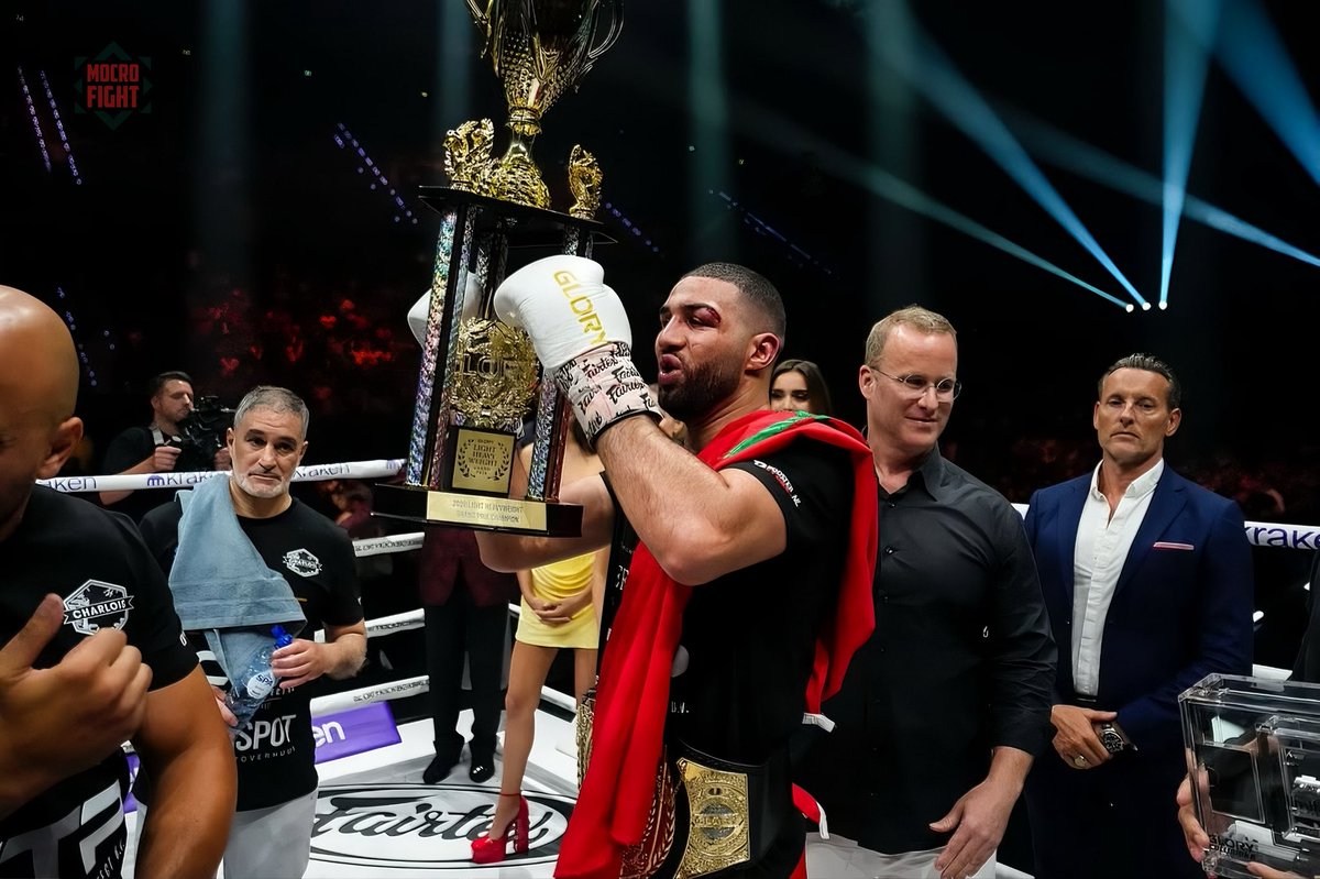 MoroccoCage's tweet photo. 𝗙𝗘́𝗟𝗜𝗖𝗜𝗧𝗔𝗧𝗜𝗢𝗡𝗦 𝗥𝗢𝗬𝗔𝗟𝗘𝗦 ! 🇲🇦👑

Le roi Mohammed VI a félicité Mohamed Touchassie pour son sacre en tant que nouveau champion du monde GLORY. 🏆

#COLLISION9 https://t.co/L1sfAaOGRU