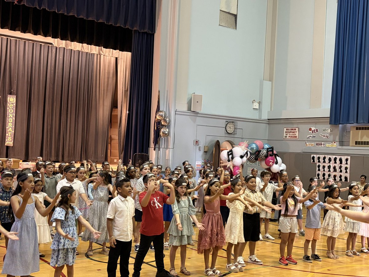 5thAveSchool's tweet photo. @5thaveschool celebrated an incredible group of second graders who have filled our halls with laughter, learning, &amp; kindness As you leave FAS and begin your next chapter, we know you will rise to insurmountable heights and accomplish amazing things.
@BayShoreSchools https://t.co/8E7deSia9w