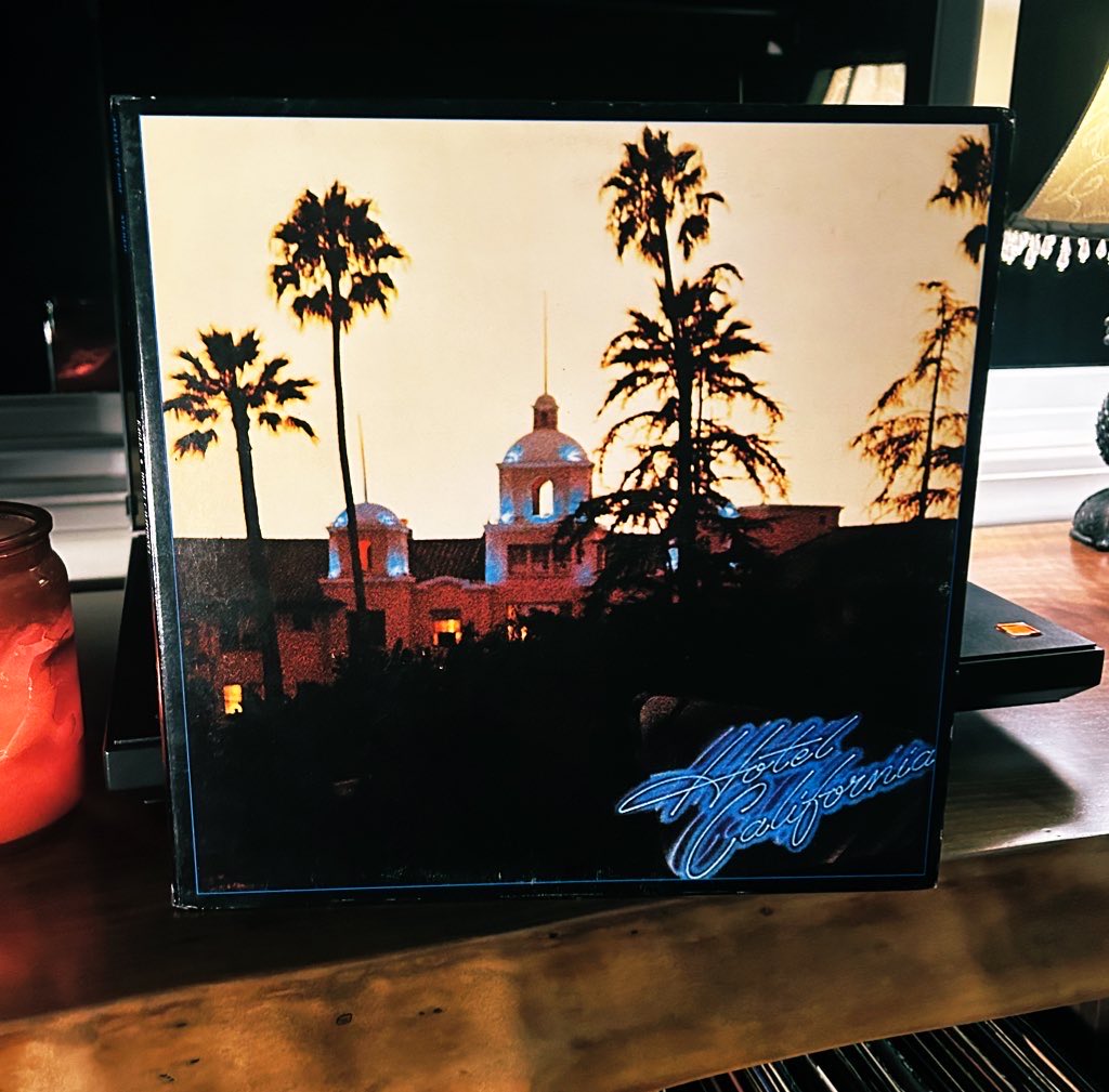 TKsAudioRoom's tweet photo. THE EAGLES
HOTEL CALIFORNIA https://t.co/mtfioX1hYm