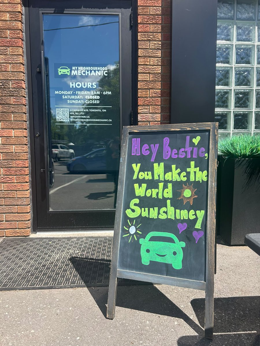 mnmtoronto's tweet photo. Even on a sunny Monday like this, you’re still the brightest part ☀️💚 And we love when sunshine comes through our front door 😎 #PositiveVibes #CommunityLove #MondayMotivation #MondayMood https://t.co/aNBdAw4WWo