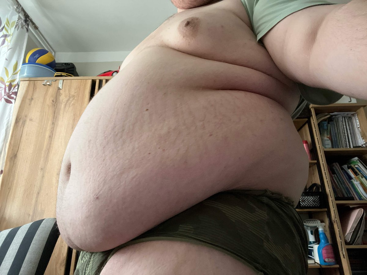 Mial_size's tweet photo. Happy Pride Month guys!!!

To celebrate Pride Month, I've organized a giveaway for you on my Patreon, where you'll find a lot of videos of me and my fat belly. So go and check it out my fat lovers<3

https://t.co/TKN2stxpSE

#fat #gainer #feedee #obese #hog #huge https://t.co/PVqIiLbVPh