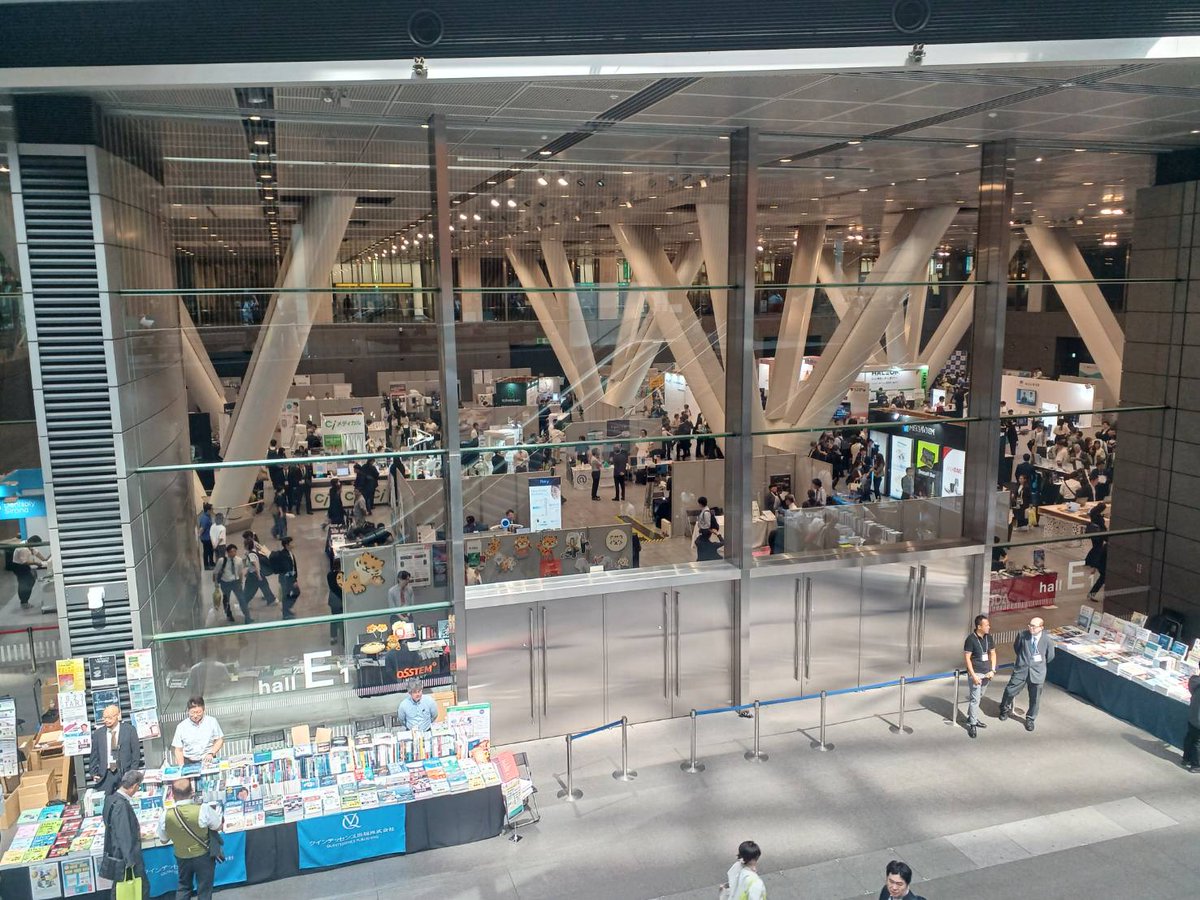 ii_haNet's tweet photo. おはようございます！😄
先日の日曜日に日本顎咬合学会に参加する為東京へ🚅
様々なお話を聞くことができ、非常に楽しい学会でした！
たまにしか来ないので、東京駅も散策。
あいかわらず広くて迷いますね笑
#顎咬合学会
#東京駅
#どちらも楽しい https://t.co/QxUatdLHyA