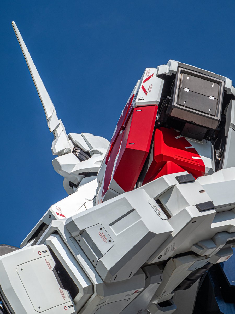 yoshi115t's tweet photo. Life-size Unicorn Gundam

実物大ユニコーンガンダム

6月20日から開始と告知されていた特別装飾が既に施されていました。まだ完成はしていませんが、プレーンな状態のユニコーンガンダムは先日の月を撮影した時が見納めとなりました
#実物大ユニコーンガンダムは8月で終了
#実物大ユニコーンガンダム https://t.co/h98APqIrVn