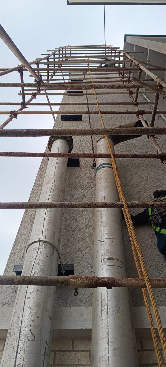 maxpowerservice's tweet photo. 🏗️ Precision at every height. Power in every project. ⚡

Successfully executing high-rise DG exhaust stack installation with a strong focus on safety, quality, and engineering excellence.
At Max Power Services, we deliver complete power solutions #DGExhaustSystem #SSExhaustStack https://t.co/mTpTtLRu62