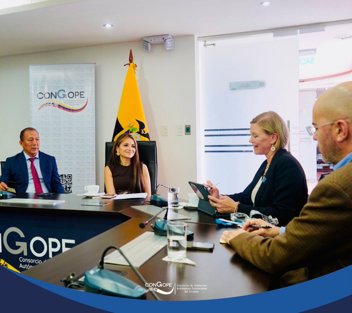 CongopeEcuador's tweet photo. CONGOPE y PNUD fortalecen cooperación para desarrollo territorial. Con la participación de nuestra directora ejecutiva María Fernanda Durán, nuestro presidente Clemente Bravo y nuestro director de Cooperación internacional David Jara. #CONGOPE #PNUD #ODS #Ecuador https://t.co/Fg9bEVgDCU